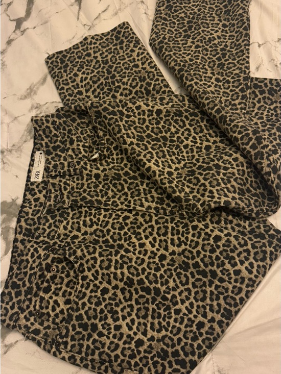 Zara Denim - Zara Leopard-Pattern Jeans in Tan and Black